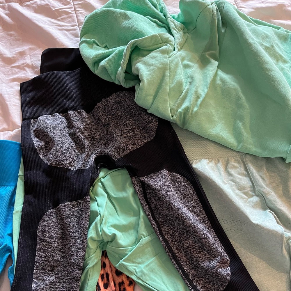 5 pairs of gym shark workout leggings - Picture 4 of 7